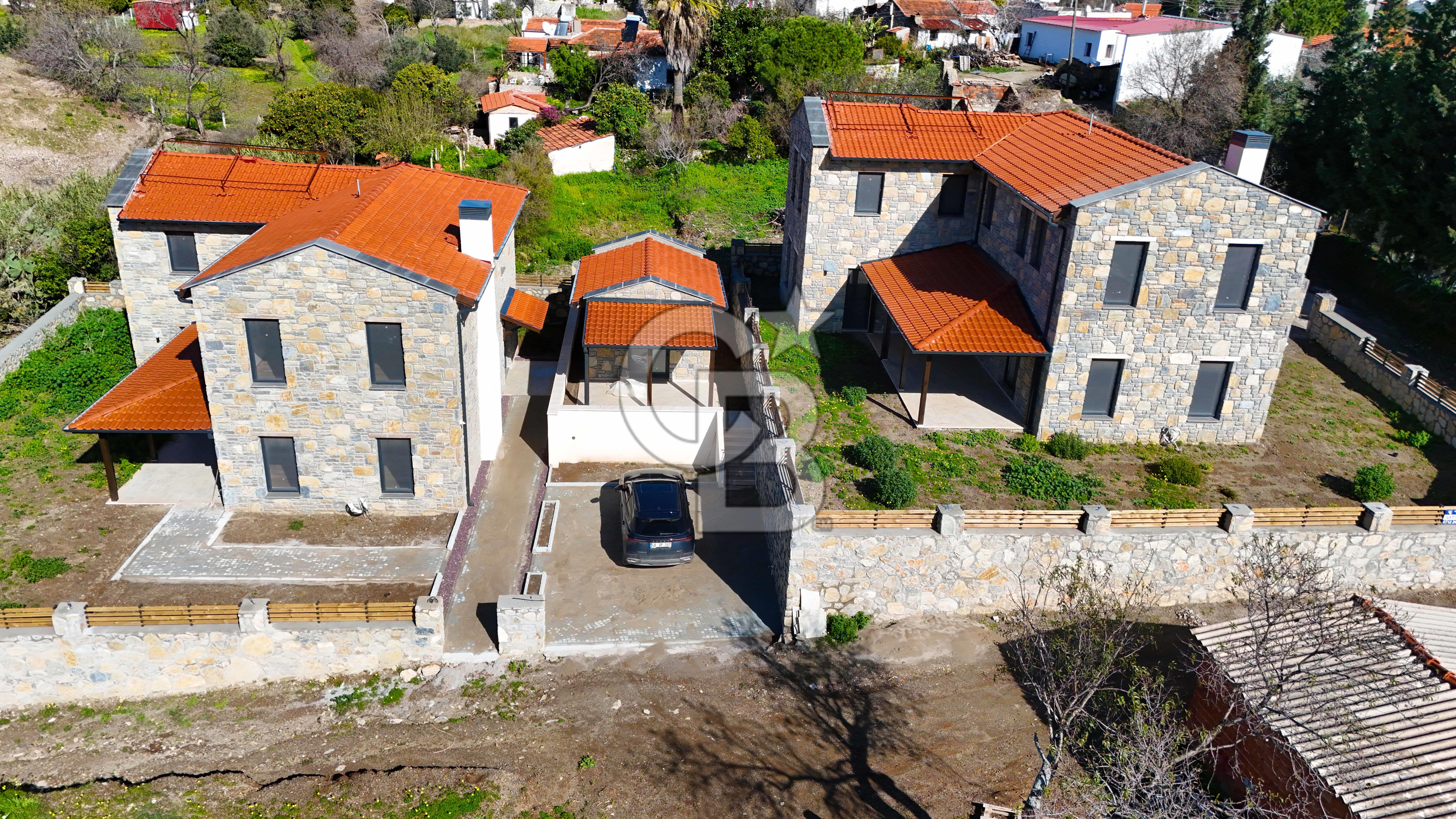 SATILIK MÜSTAKİL EVLER