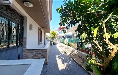 ÇEŞME ÇİFTLİK MERKEZDE DENİZE SIFIR KİRALIK 2+1 DAİRE