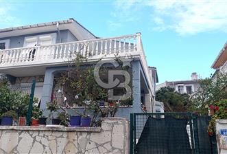 ÇEŞME ALAÇATI MERKEZ DE KİRALIK 3+1 BAHÇELİ VİLLA