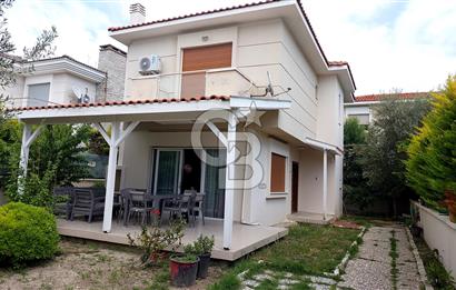 ÇEŞME ALAÇATI GÖBENE DE KİRALIK BÜYÜK BAHÇELİ 4+1 VİLLA