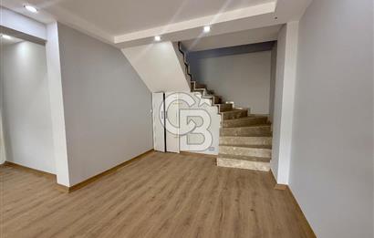 YENİ FOÇA DA HAVUZLU SİTEDE BAHÇE DUBLEKSİ SATILIK 2+1 YAZLIK