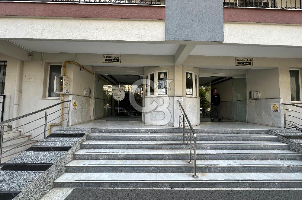 METROPOL VE MEDİKAL POİNT HAST. YAKINI YENİGİRNE'DE 3+1 DAİRE