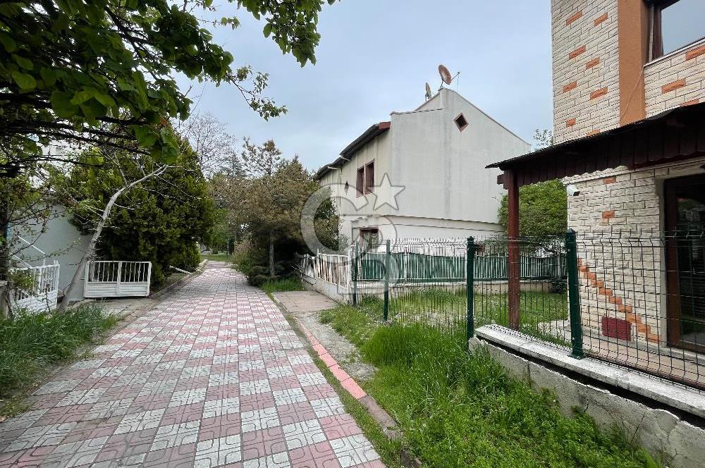Barış sitesinde satılık tam müstakil A tipi villa