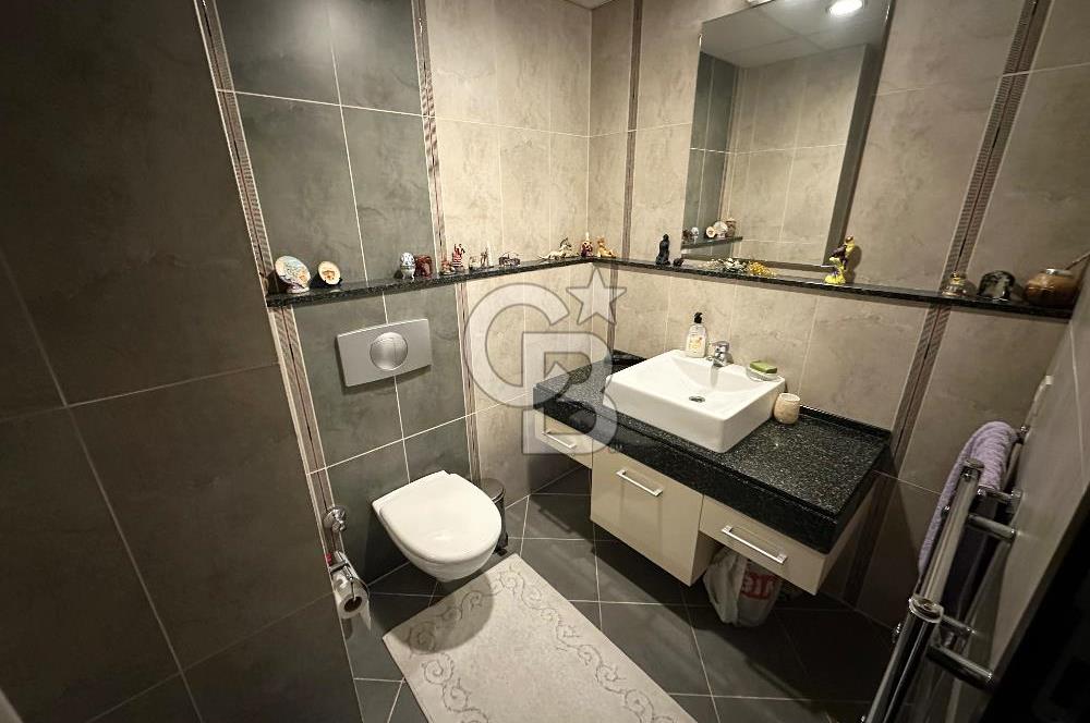 Bayraklı Manavkuyu'da Ege Üni.ne Yakın Geniş, 3+1 Kiralık Daire