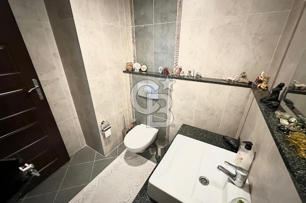 Bayraklı Manavkuyu'da Ege Üni.ne Yakın Geniş, 3+1 Kiralık Daire