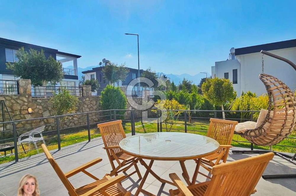 Tek Yetkili Kıbrıs Girne Çatalköy de Özel Dekore Edilmiş Satılık 3+1 Lüks Villa