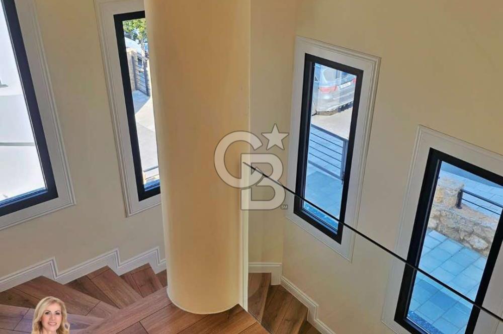 Tek Yetkili Kıbrıs Girne Çatalköy de Özel Dekore Edilmiş Satılık 3+1 Lüks Villa