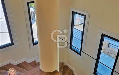 Tek Yetkili Kıbrıs Girne Çatalköy de Özel Dekore Edilmiş Satılık 3+1 Lüks Villa