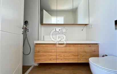 YENİFOÇA ÖZEL TASARIM HAVUZLU 4+1 SATILIK VİLLA
