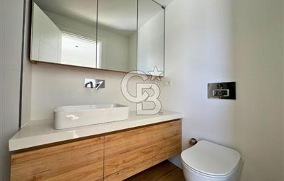 YENİFOÇA ÖZEL TASARIM HAVUZLU 4+1 SATILIK VİLLA