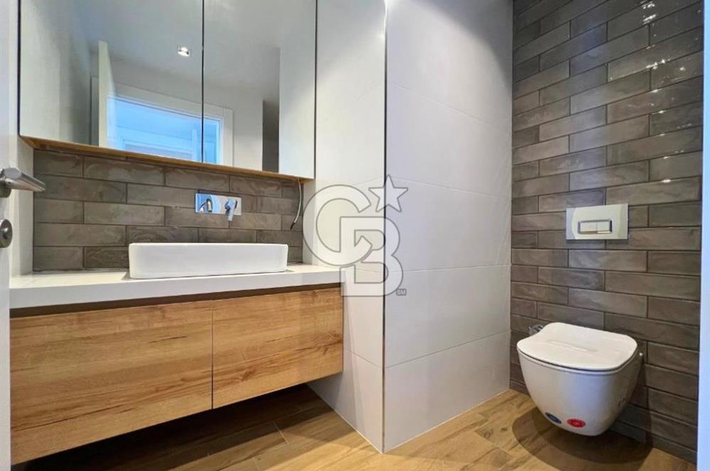 YENİFOÇA ÖZEL TASARIM HAVUZLU 4+1 SATILIK VİLLA
