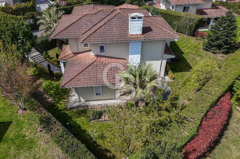 Tepeören Koru Evleri'nde Köşe Parsel, Özel Bahçeli Lüks Villa