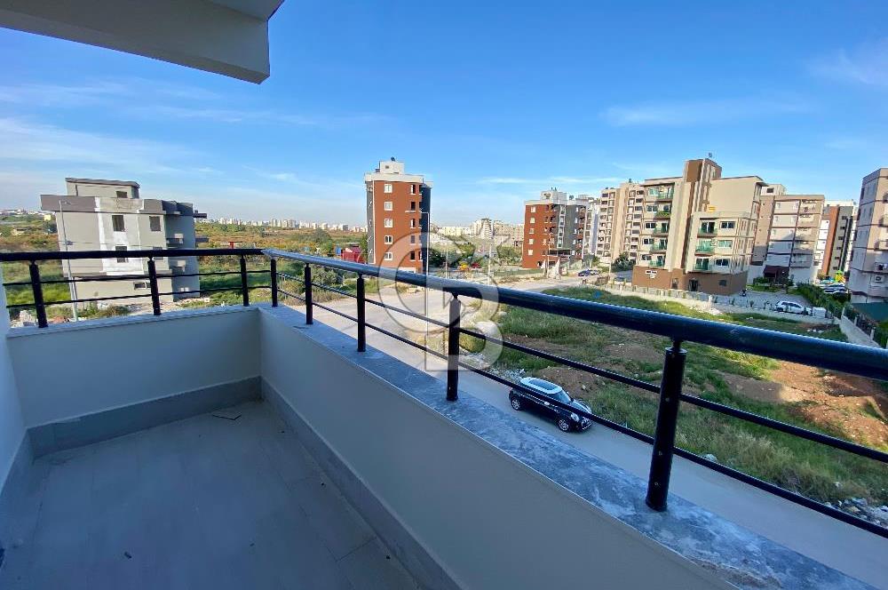 MERSİN MEZİTLİ KUYULUK MAHALLESİ’NDE 2+1 SATILIK DAİRE – ŞEHİR MANZARALI, ÜÇ CEPHELİ