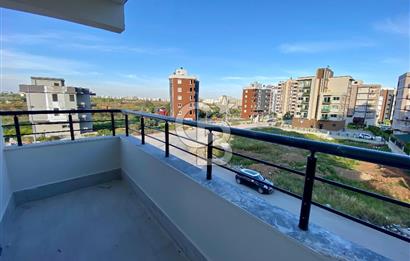 MERSİN MEZİTLİ KUYULUK MAHALLESİ’NDE 2+1 SATILIK DAİRE – ŞEHİR MANZARALI, ÜÇ CEPHELİ