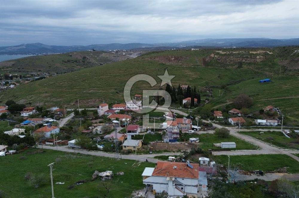 ALİAĞA ÇALTILIDERE'DE KÖY İÇERİSİNDE (250M2) SATILIK İMARLI ARSA