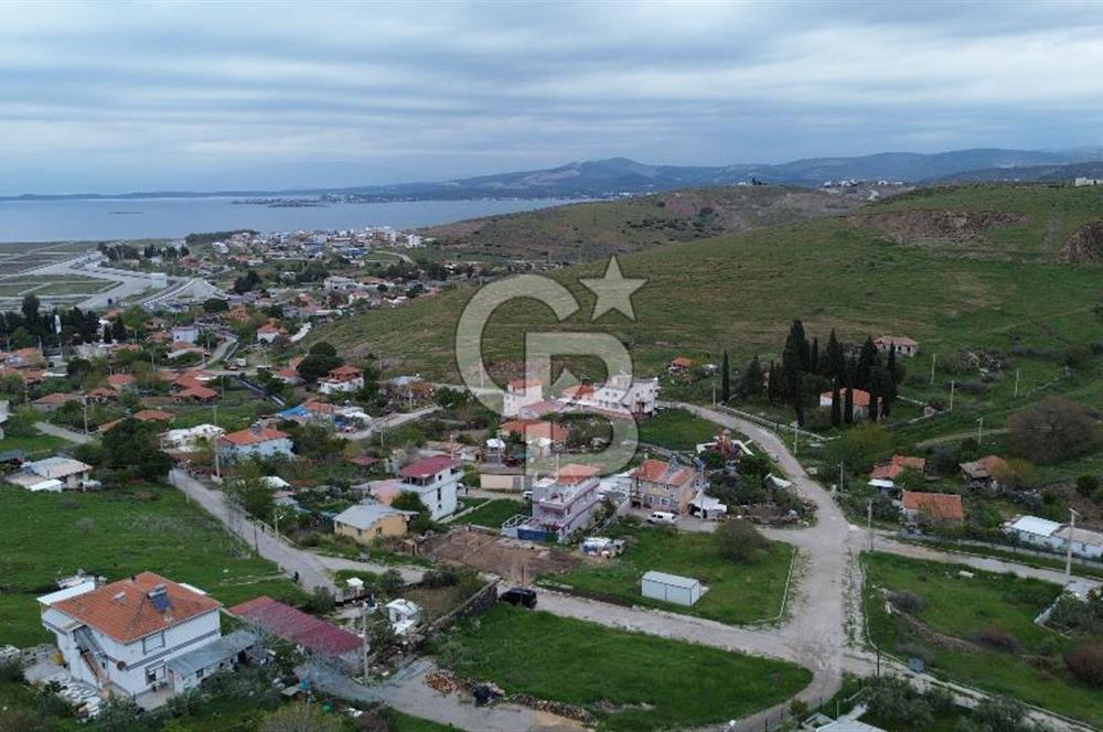 ALİAĞA ÇALTILIDERE'DE KÖY İÇERİSİNDE (250M2) SATILIK İMARLI ARSA