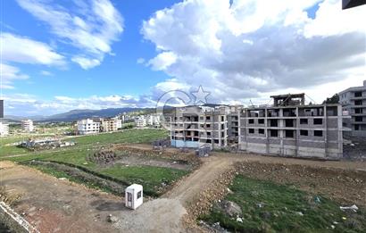 HAVUZLU SİTEDE GENİŞ TİP 2+1 KÖŞE KONUMLU SATILIK DAİRE