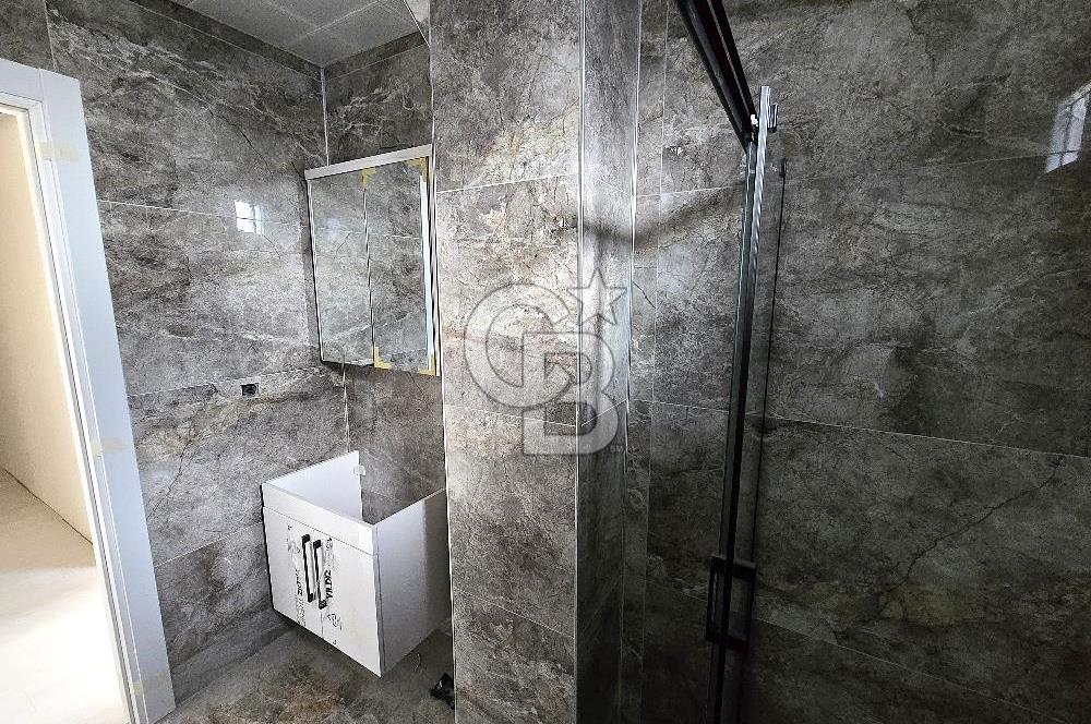 HAVUZLU SİTEDE GENİŞ TİP 2+1 KÖŞE KONUMLU SATILIK DAİRE