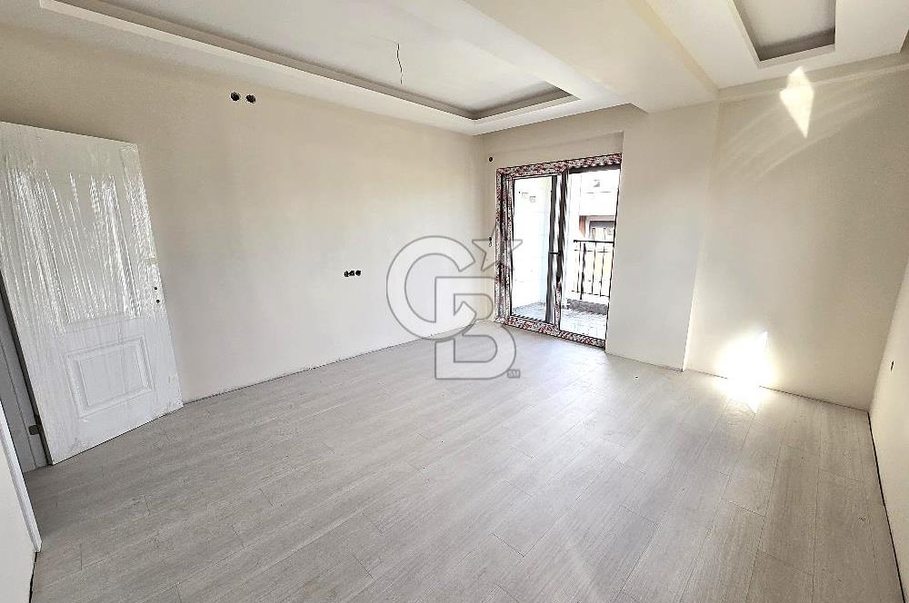 HAVUZLU SİTEDE GENİŞ TİP 2+1 KÖŞE KONUMLU SATILIK DAİRE