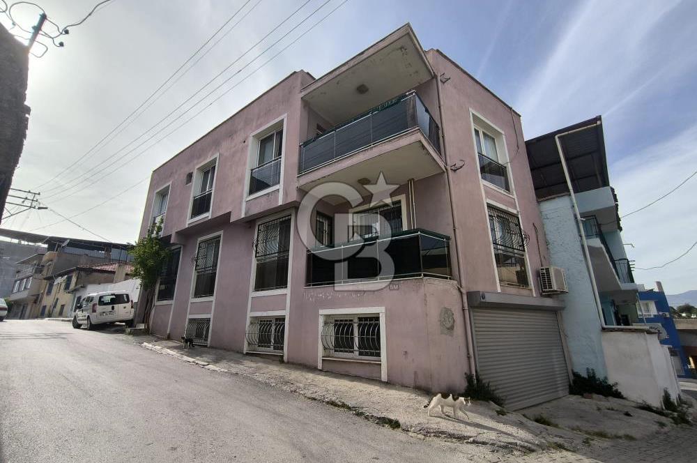 Konak Gültepe'de Köşe Konumda 90 m2 2+1 Daire Teraslı