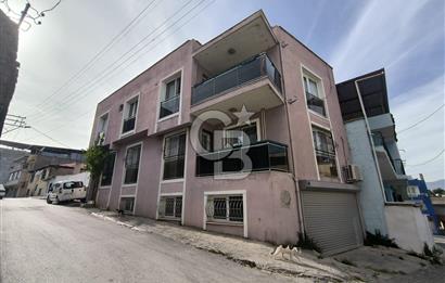 Konak Gültepe'de Köşe Konumda 90 m2 2+1 Daire Teraslı