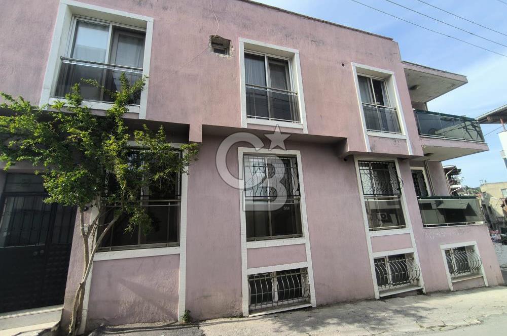 Konak Gültepe'de Köşe Konumda 90 m2 2+1 Daire Teraslı