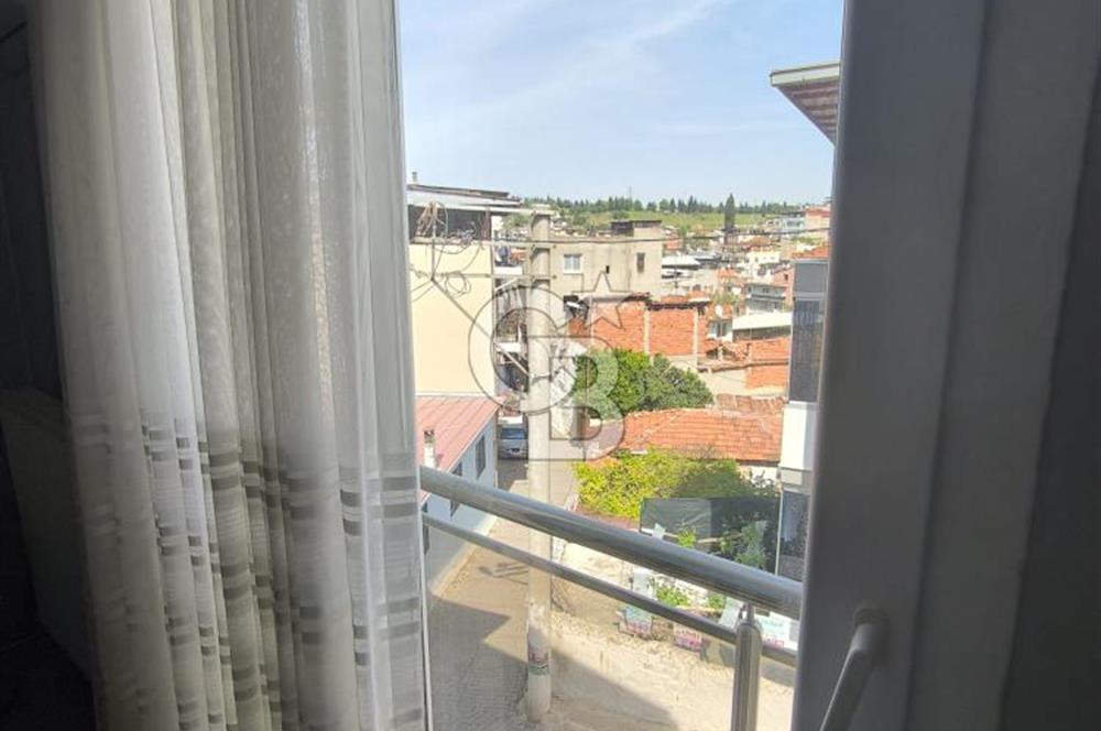 Konak Gültepe'de Köşe Konumda 90 m2 2+1 Daire Teraslı