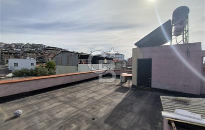 Konak Gültepe'de Köşe Konumda 90 m2 2+1 Daire Teraslı