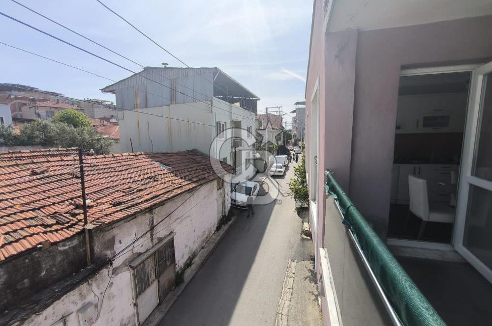 Konak Gültepe'de Köşe Konumda 90 m2 2+1 Daire Teraslı