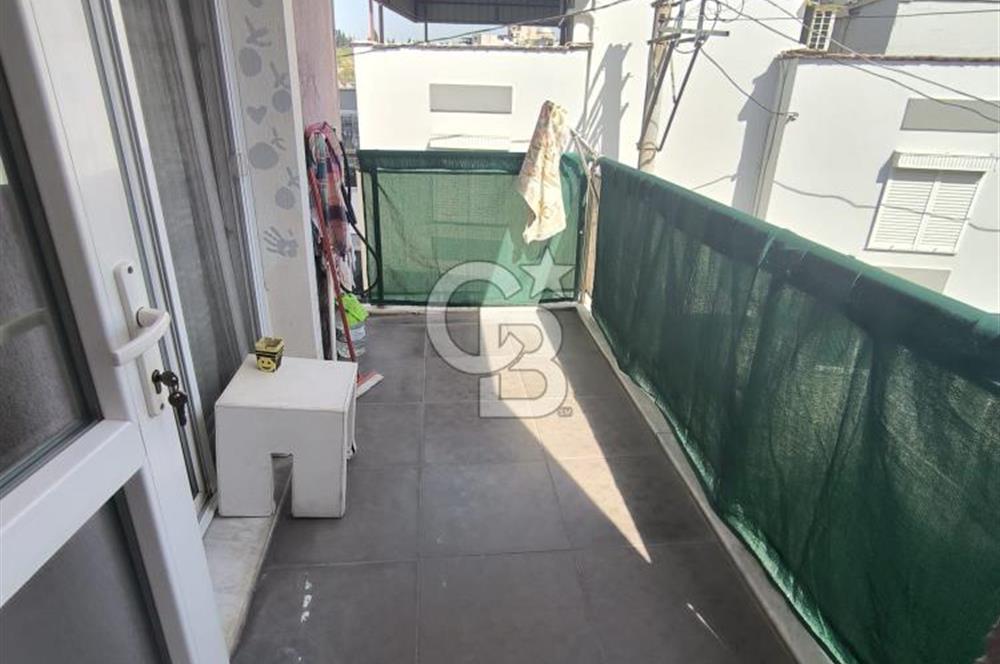 Konak Gültepe'de Köşe Konumda 90 m2 2+1 Daire Teraslı