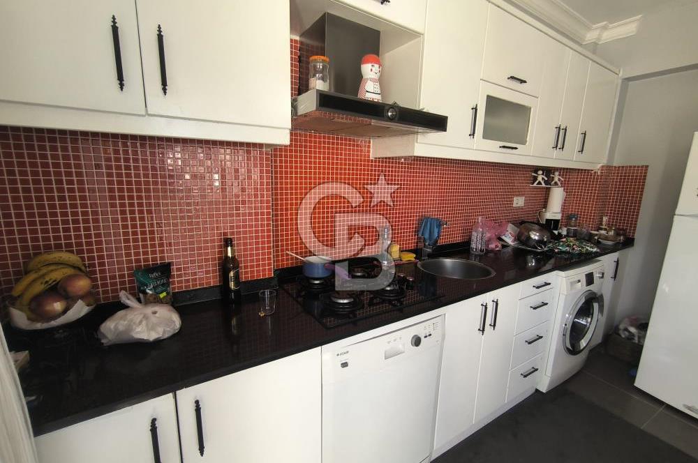 Konak Gültepe'de Köşe Konumda 90 m2 2+1 Daire Teraslı