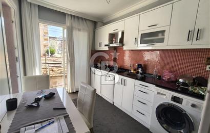 Konak Gültepe'de Köşe Konumda 90 m2 2+1 Daire Teraslı