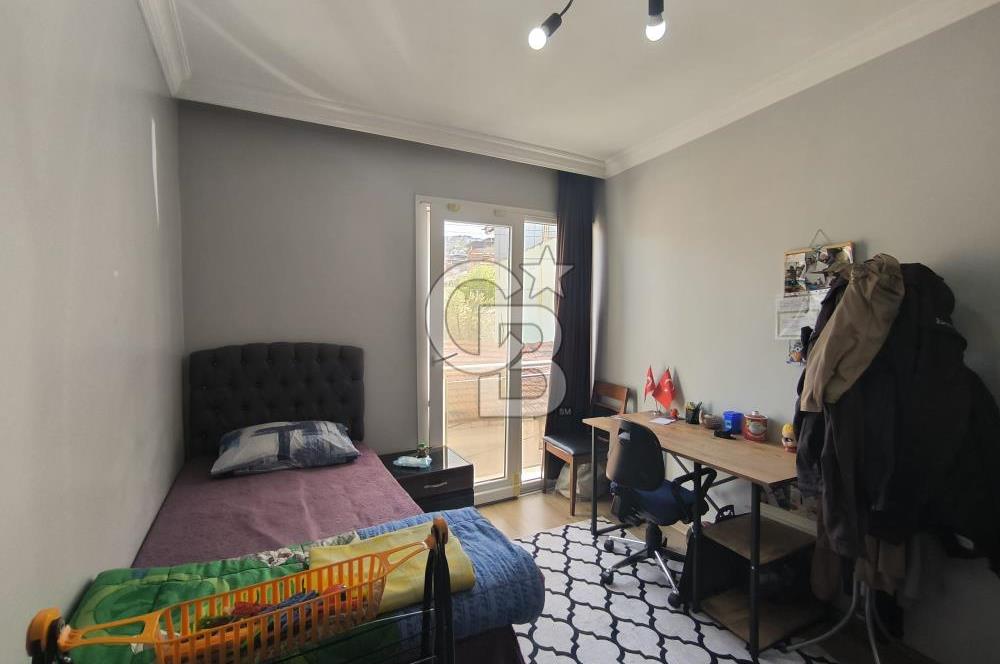 Konak Gültepe'de Köşe Konumda 90 m2 2+1 Daire Teraslı