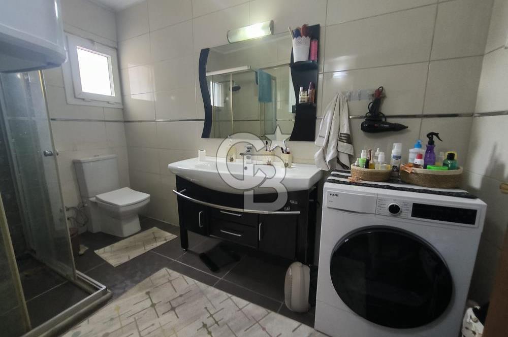 Konak Gültepe'de Köşe Konumda 90 m2 2+1 Daire Teraslı