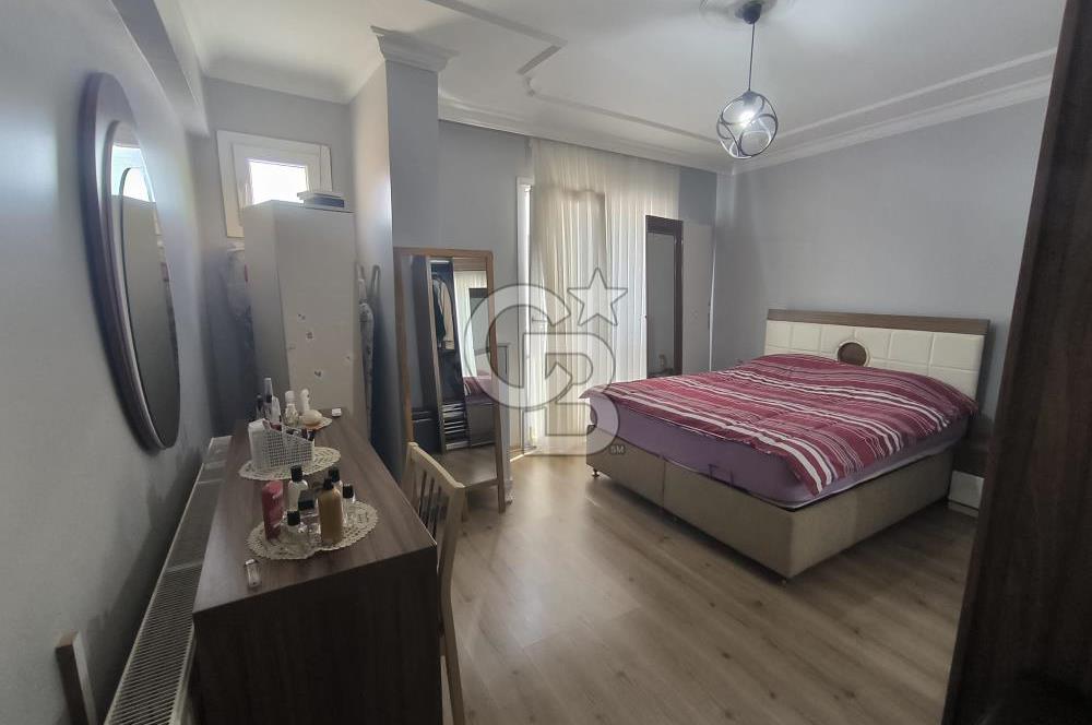 Konak Gültepe'de Köşe Konumda 90 m2 2+1 Daire Teraslı