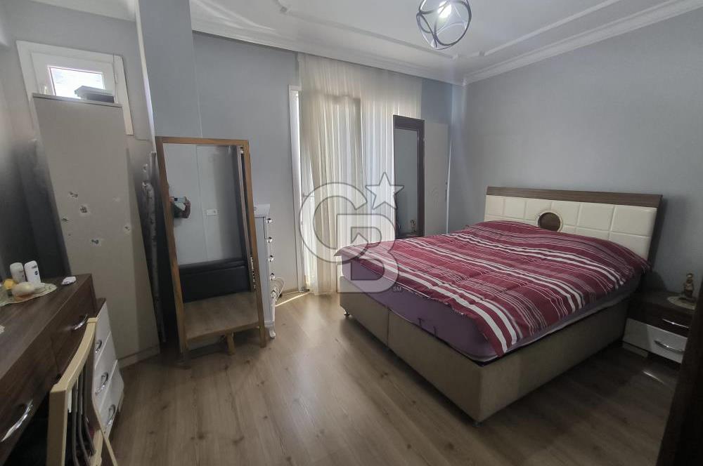 Konak Gültepe'de Köşe Konumda 90 m2 2+1 Daire Teraslı