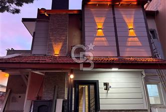 Dikili´ de Eşyalı Kiralık Bahçeli Dubleks Villa