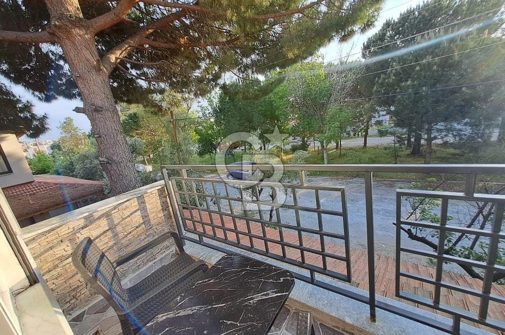 Dikili´ de Eşyalı Kiralık Bahçeli Dubleks Villa