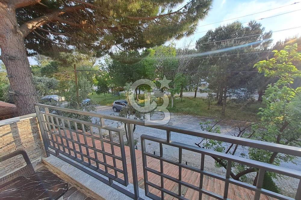 Dikili´ de Eşyalı Kiralık Bahçeli Dubleks Villa