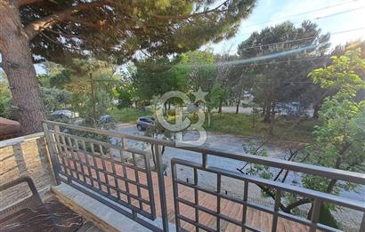 Dikili´ de Eşyalı Kiralık Bahçeli Dubleks Villa