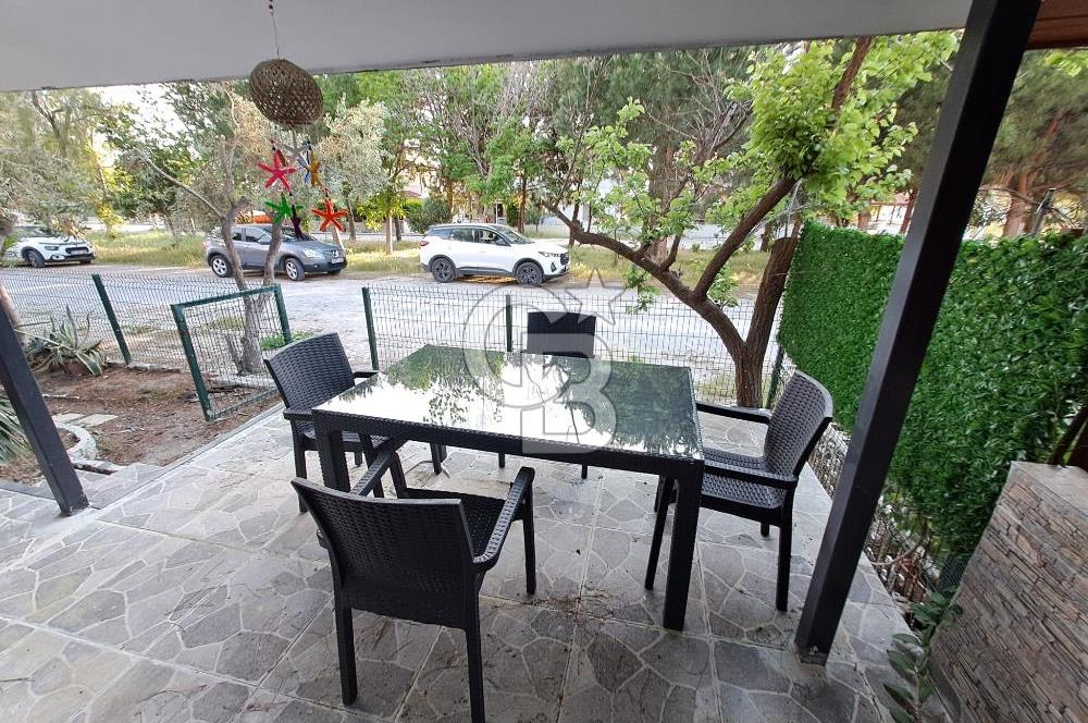 Dikili´ de Eşyalı Kiralık Bahçeli Dubleks Villa