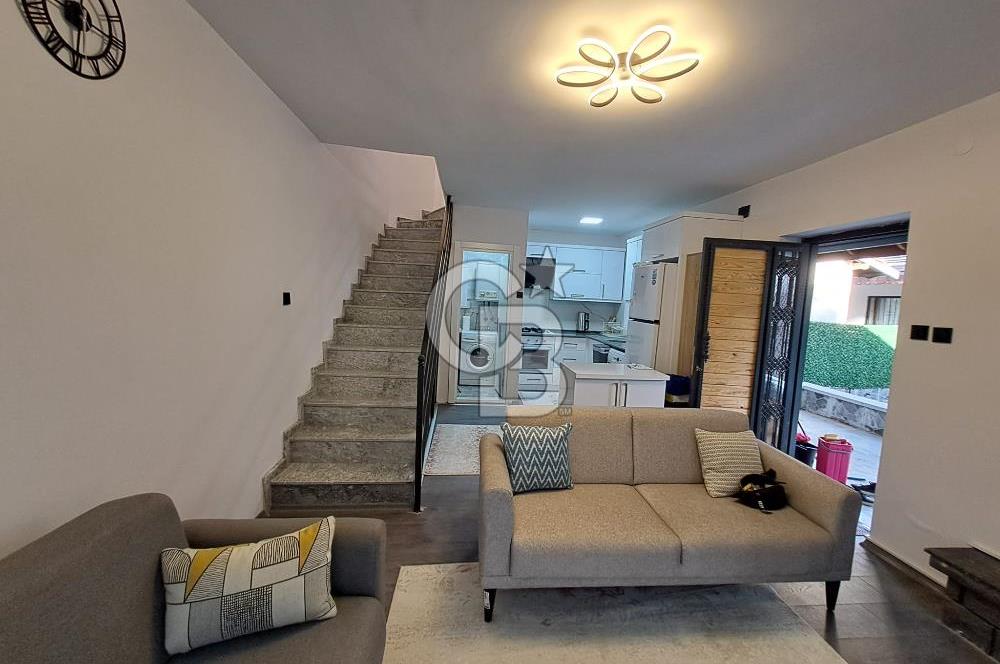 Dikili´ de Eşyalı Kiralık Bahçeli Dubleks Villa