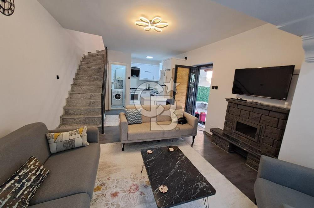 Dikili´ de Eşyalı Kiralık Bahçeli Dubleks Villa
