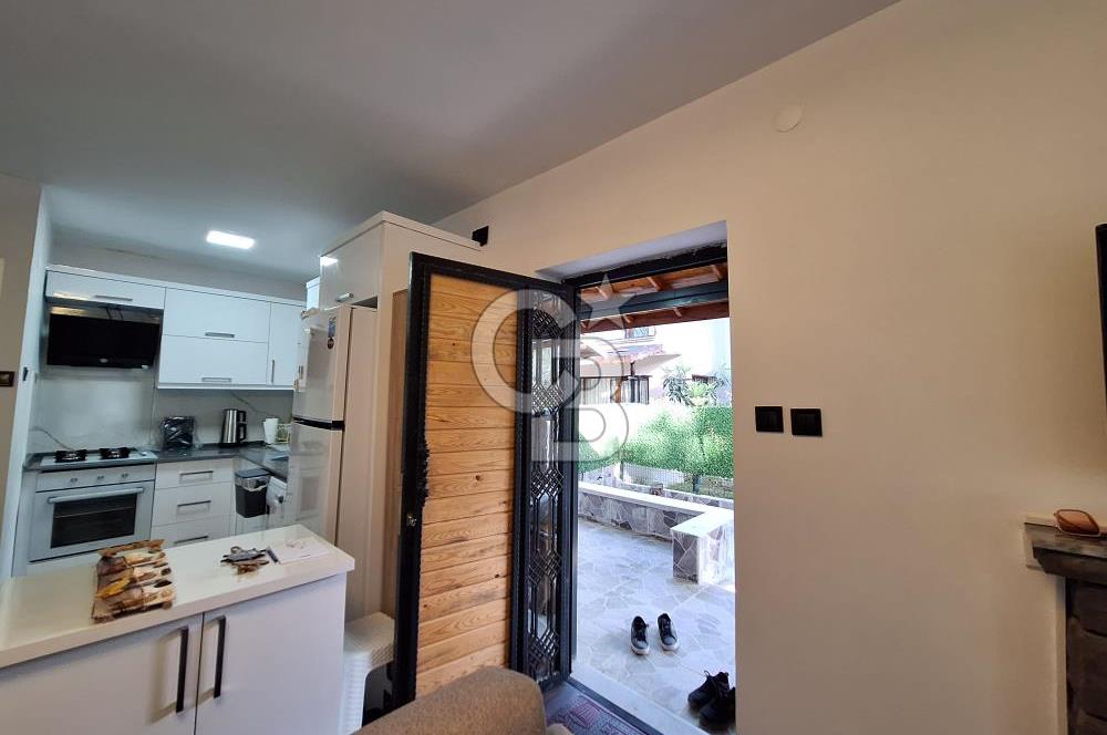 Dikili´ de Eşyalı Kiralık Bahçeli Dubleks Villa