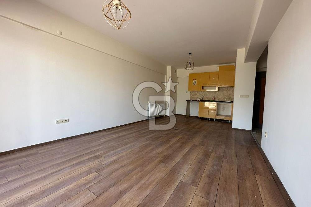 Çiğli Evka 5'te Palmiye Teras Park Sitesinde Kiralık 1+1