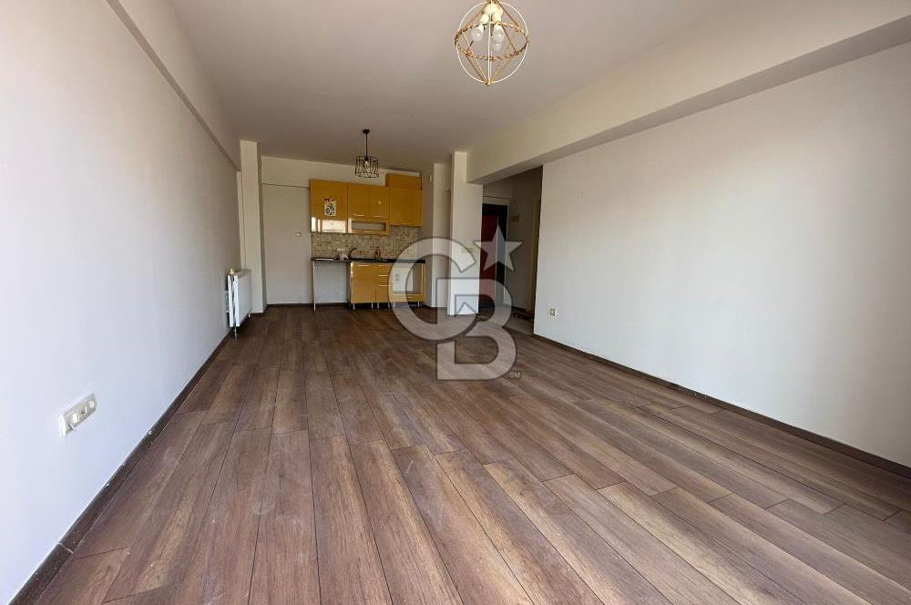Çiğli Evka 5'te Palmiye Teras Park Sitesinde Kiralık 1+1