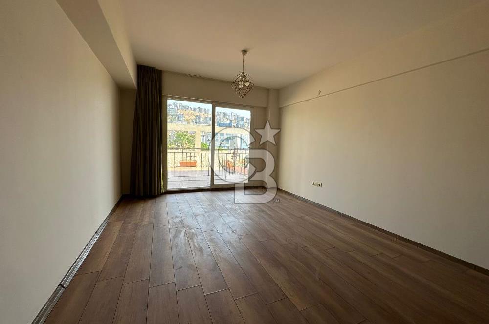 Çiğli Evka 5'te Palmiye Teras Park Sitesinde Kiralık 1+1