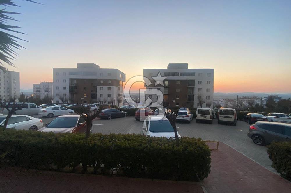 Çiğli Evka 5'te Palmiye Teras Park Sitesinde Kiralık 1+1