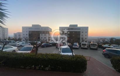 Çiğli Evka 5'te Palmiye Teras Park Sitesinde Kiralık 1+1