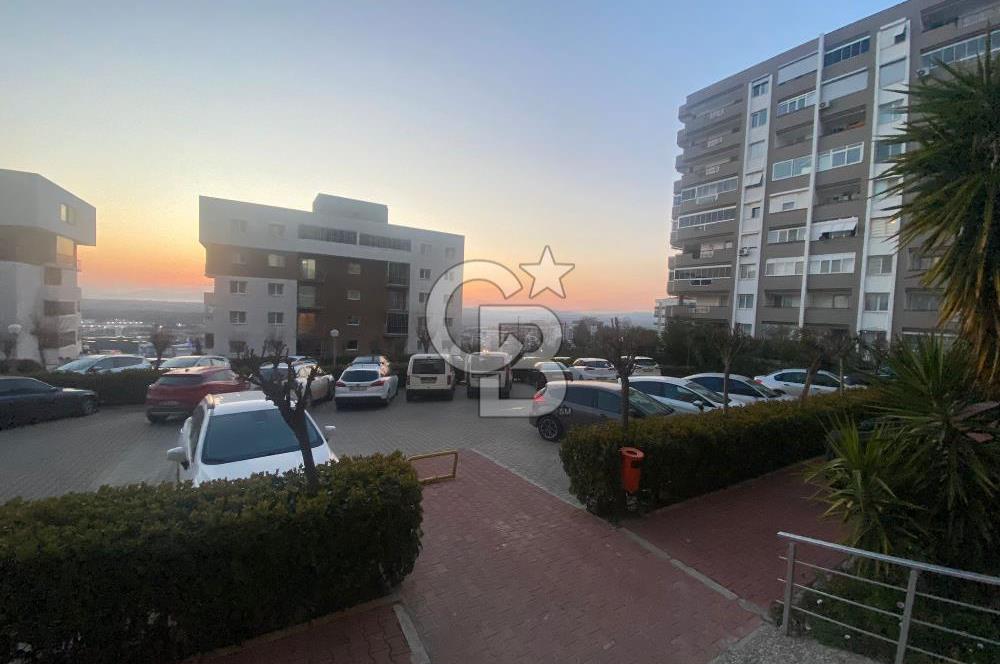 Çiğli Evka 5'te Palmiye Teras Park Sitesinde Kiralık 1+1